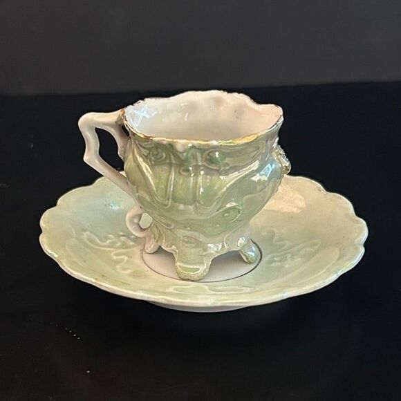 Vintage translucent Green and Gold Applied Demitasse Cup & Saucer. - Picture 2 of 3